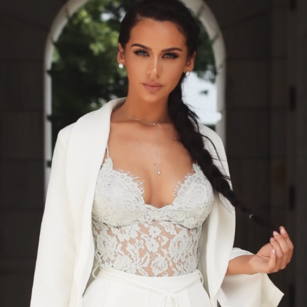 Missguided X Carli Bybel lace bralet Sz 6